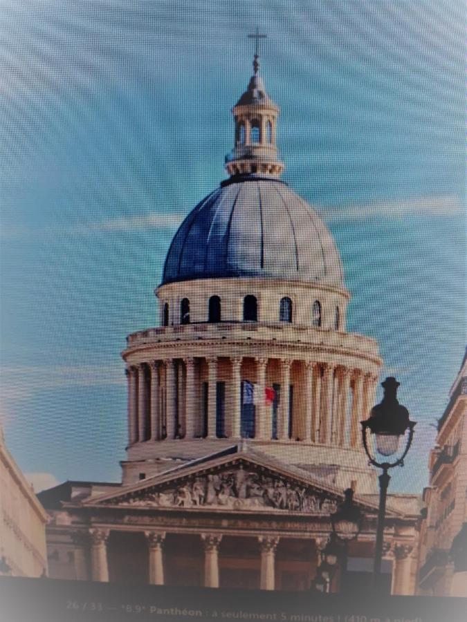 Home Latin Paris Luaran gambar